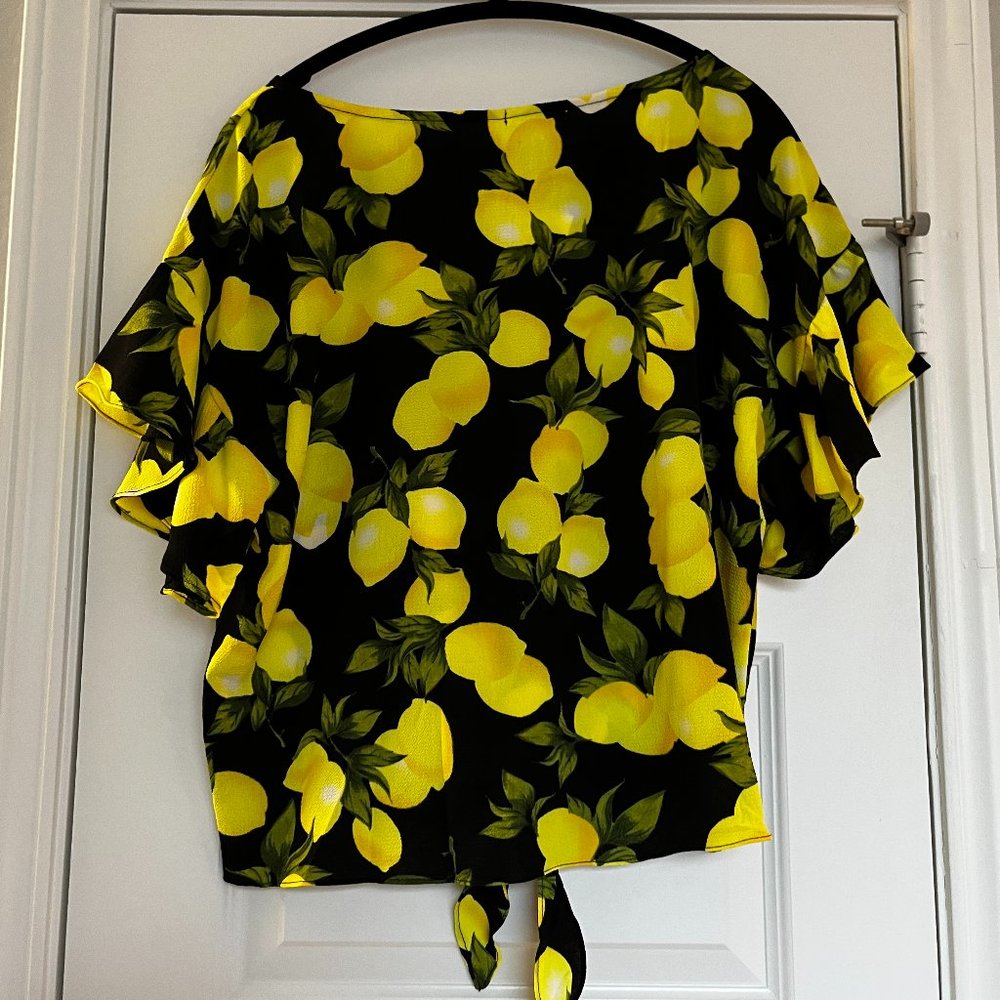 🍋 NWT Adorable lemon print top by Rosette 🍋